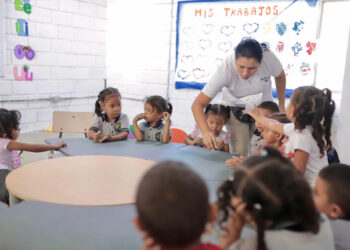 Atlántico impulsa la carrera docente mientras persisten retos estructurales en educación